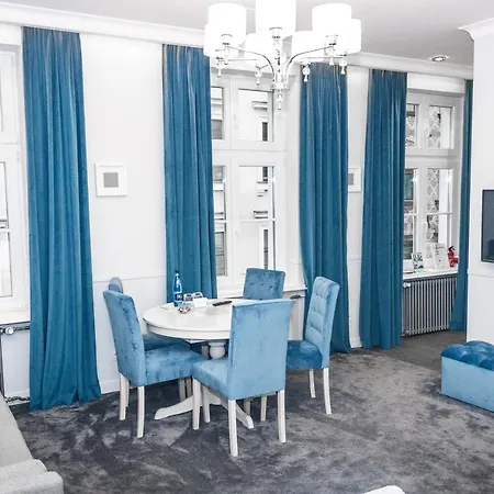 Hexus - Ofiar Oswiecimskich - Centrum Rynek * فروتسواف